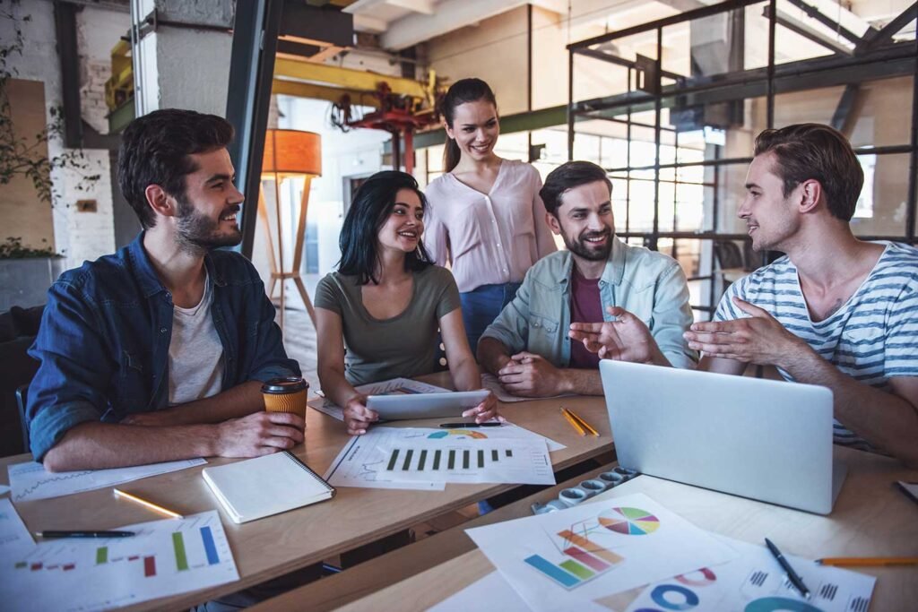 Genç İş Ekibi - Marka Tasarım Süreci